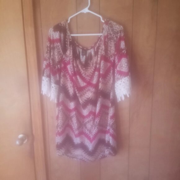 WinWin Tops - WinWin womens colorful long top 3/4 sleeve rounded neck size L-XL
